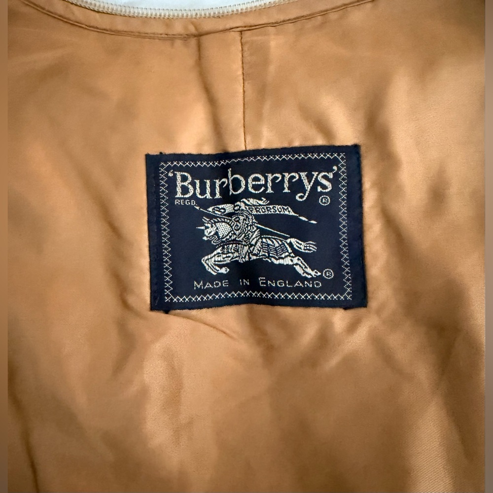 Burberry - Picture 5 of 7